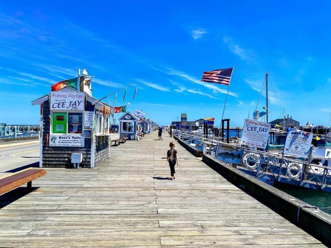 Apartamento Center Of Town Steps Away Private Deck Provincetown Exterior foto