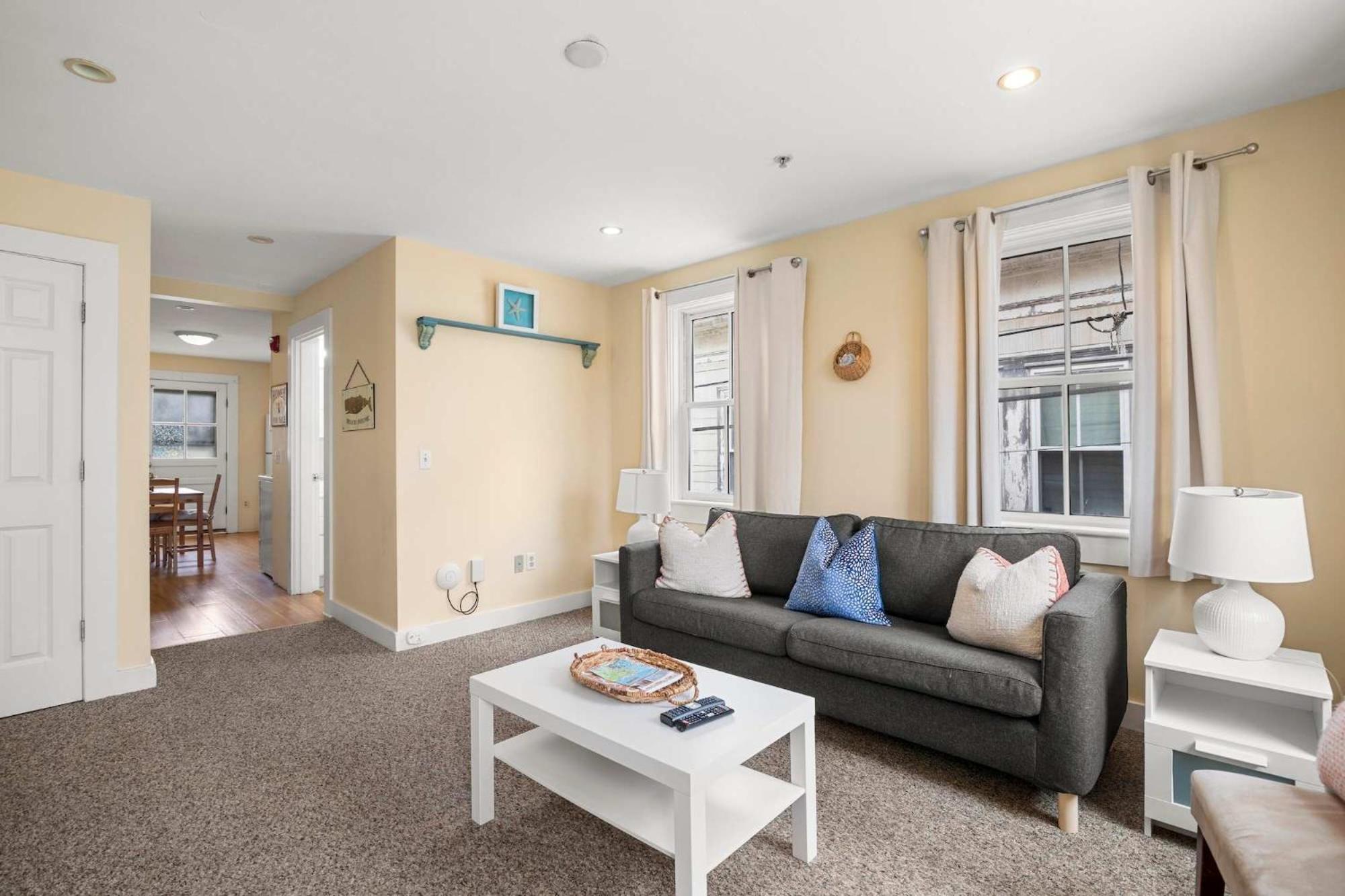 Apartamento Center Of Town Steps Away Private Deck Provincetown Exterior foto